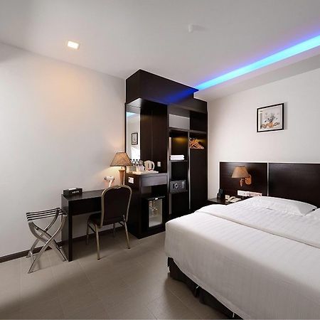 E-Red Hotel Bandar Perda Bukit Mertajam Exterior photo